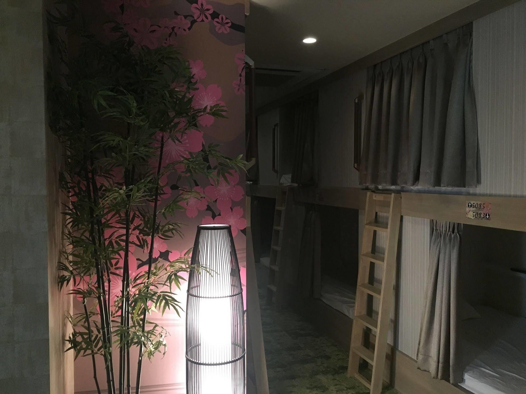 Ueno Station Hostel Oriental 1 Male Only Токио Экстерьер фото